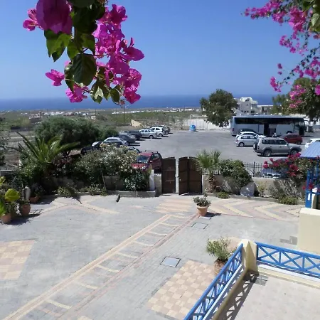 Apartment Santorious Flower Covered